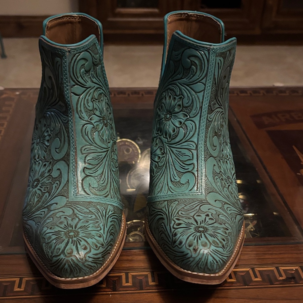 Myra turquoise floral embossed hand made leather ankle boots size 9 like new.